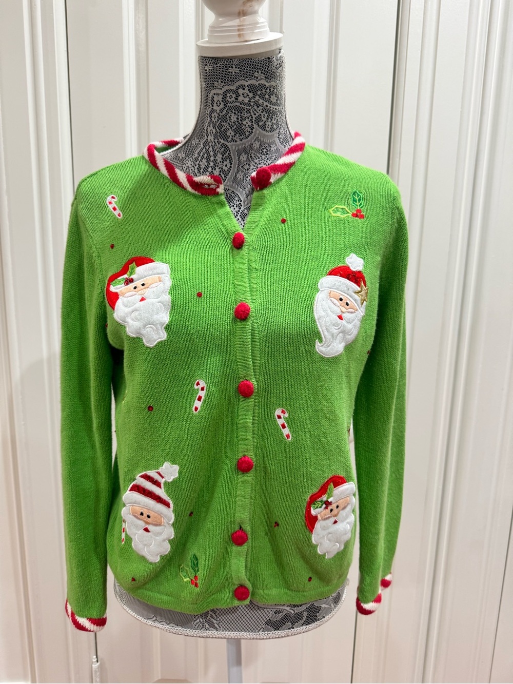 Festive Green Christmas Santa Cardigan Sweater
Sz S Vintage Holiday Cottagecore